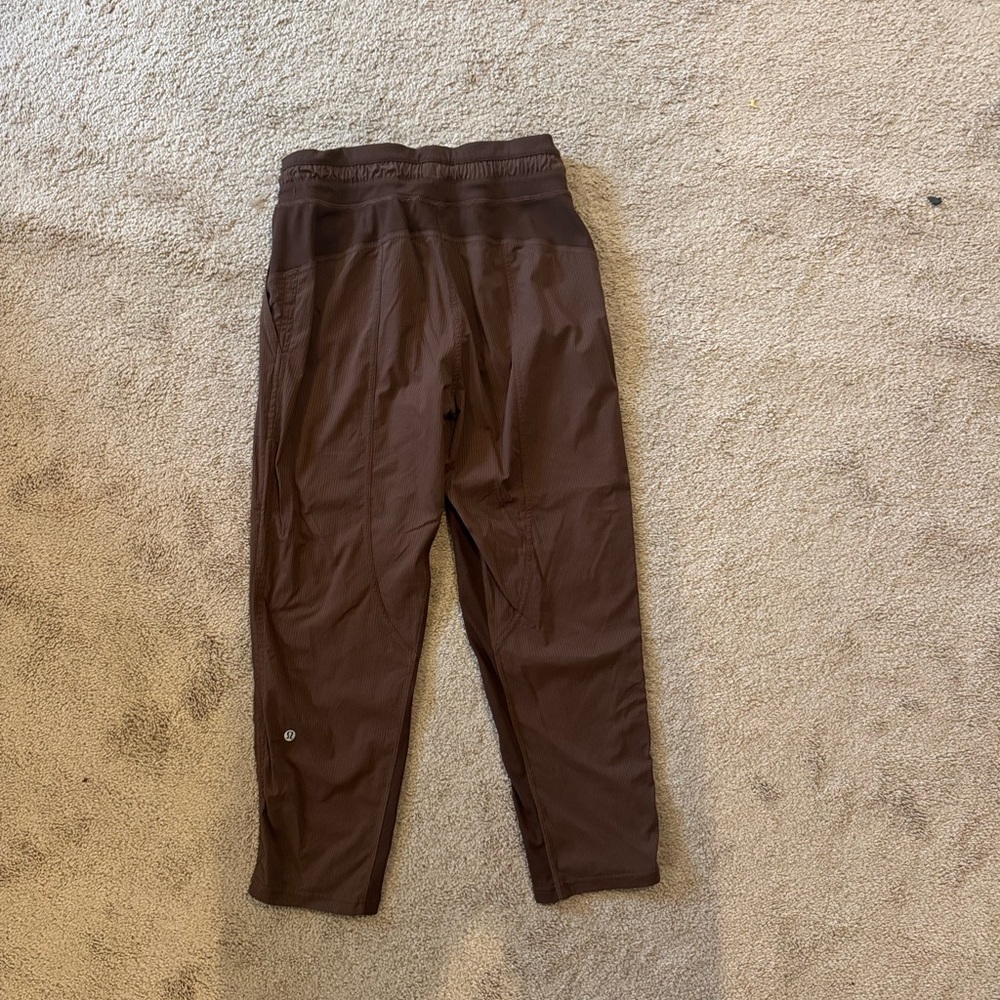 Lululemon Brown Lightweight Cropped Joggers size 6 - Picture 4 of 4
